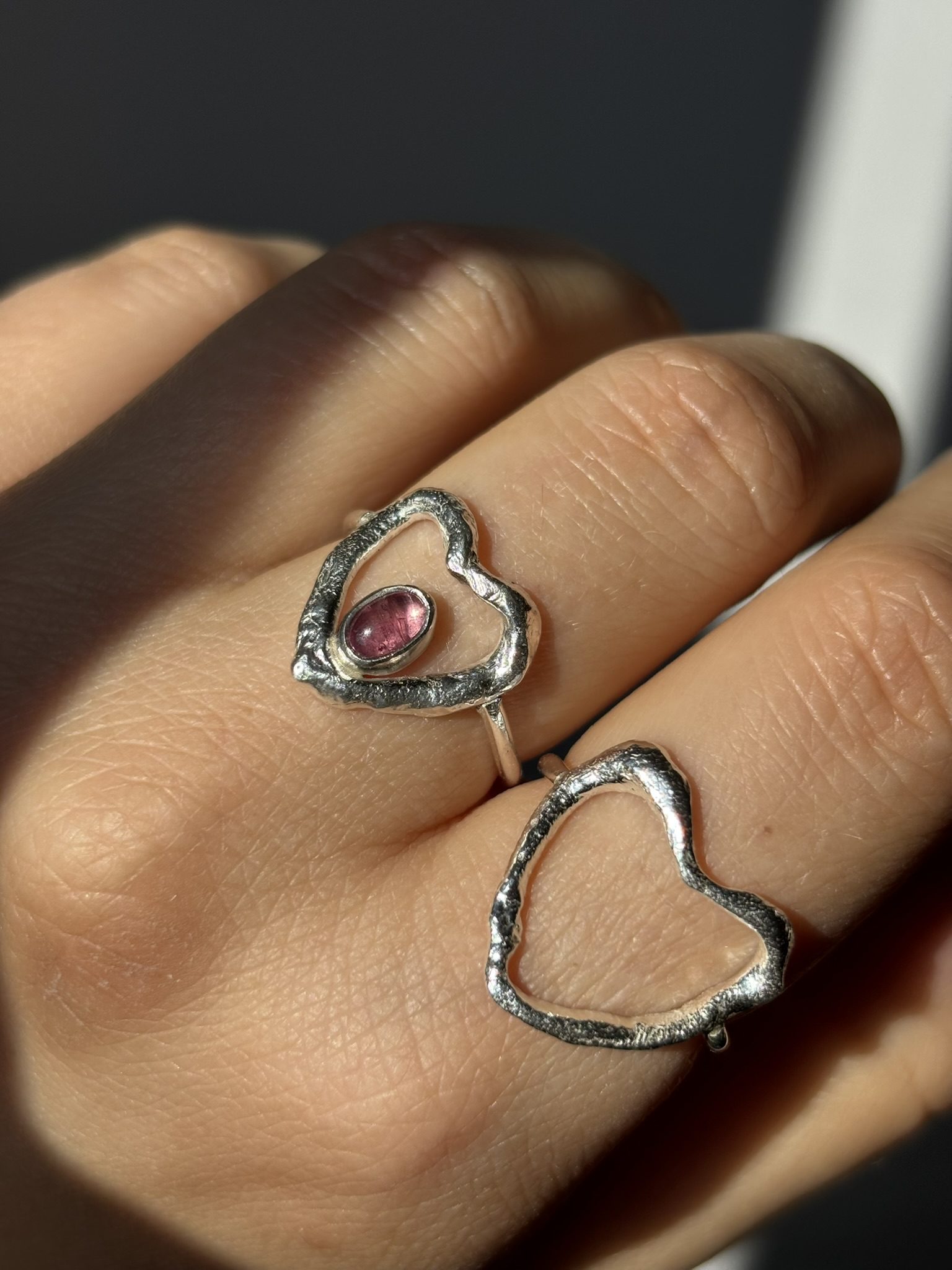 Anillo Resilio con turmalina rosa - Imagen 3